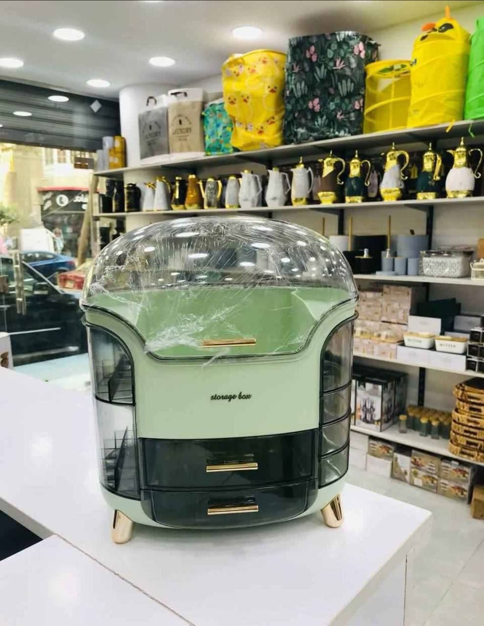 منظم مكياچ و ادوات تجميل و العطور