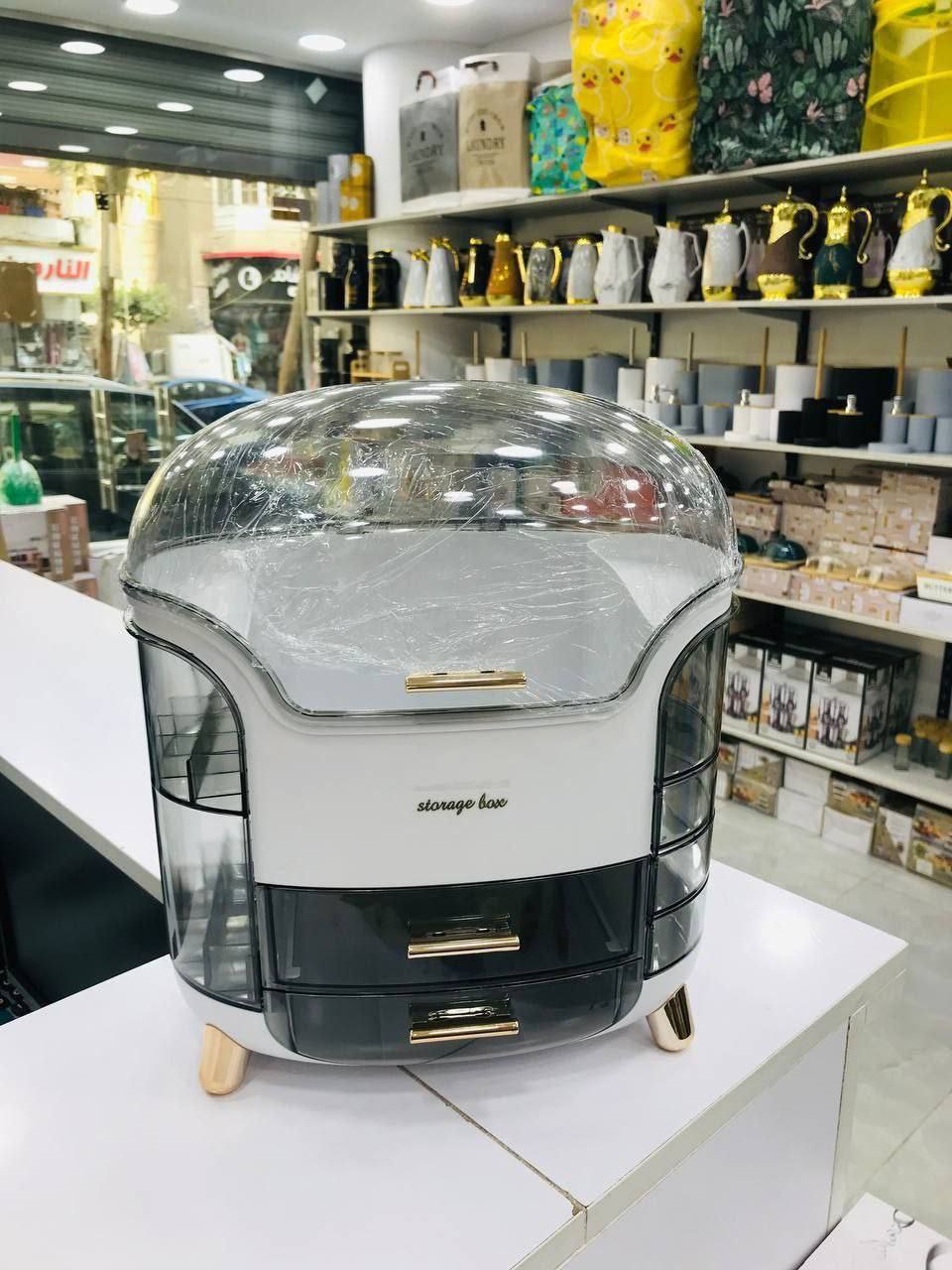 منظم مكياچ و ادوات تجميل و العطور