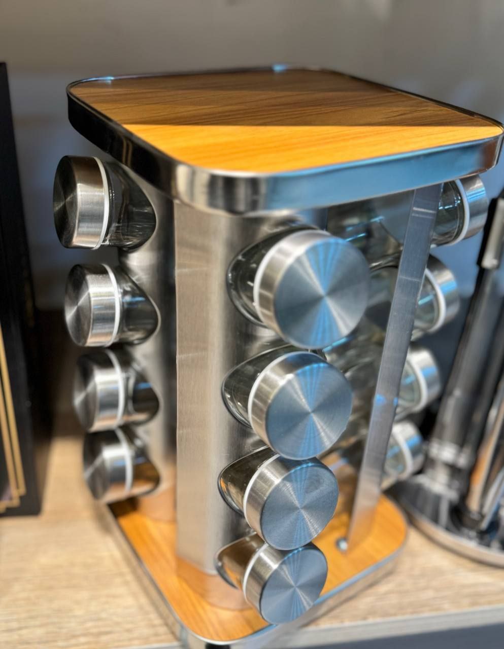 طقم توابل وبهارات دوار مربع